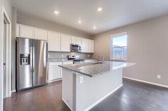 Building Photo - 1632 Clarendon Dr