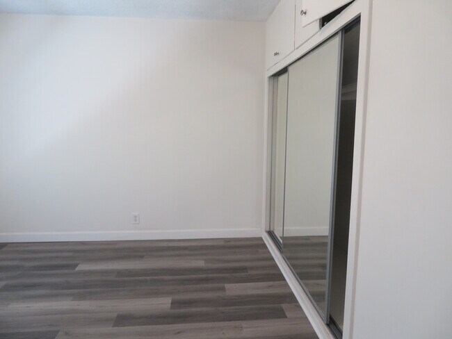 Building Photo - 12121 La Maida St