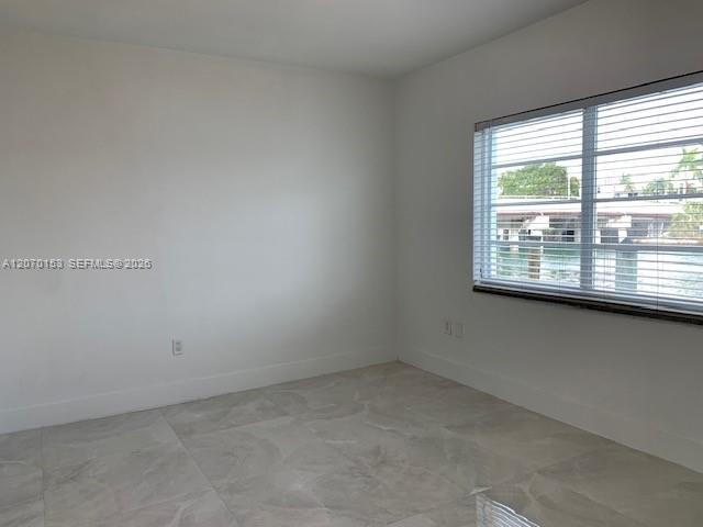 Foto del edificio - 7207 Bay Dr