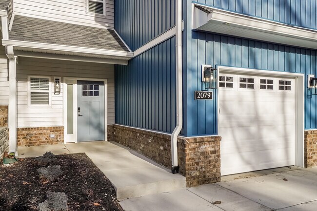 Building Photo - 2079 Paddle Wheel Dr