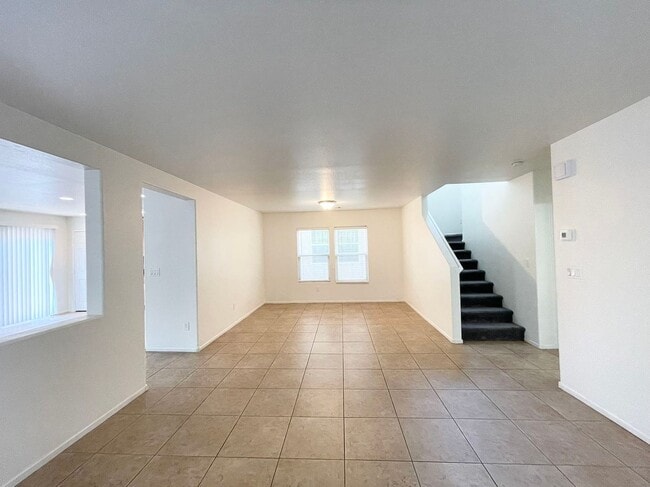 Building Photo - Wonderful Two-story single-family house