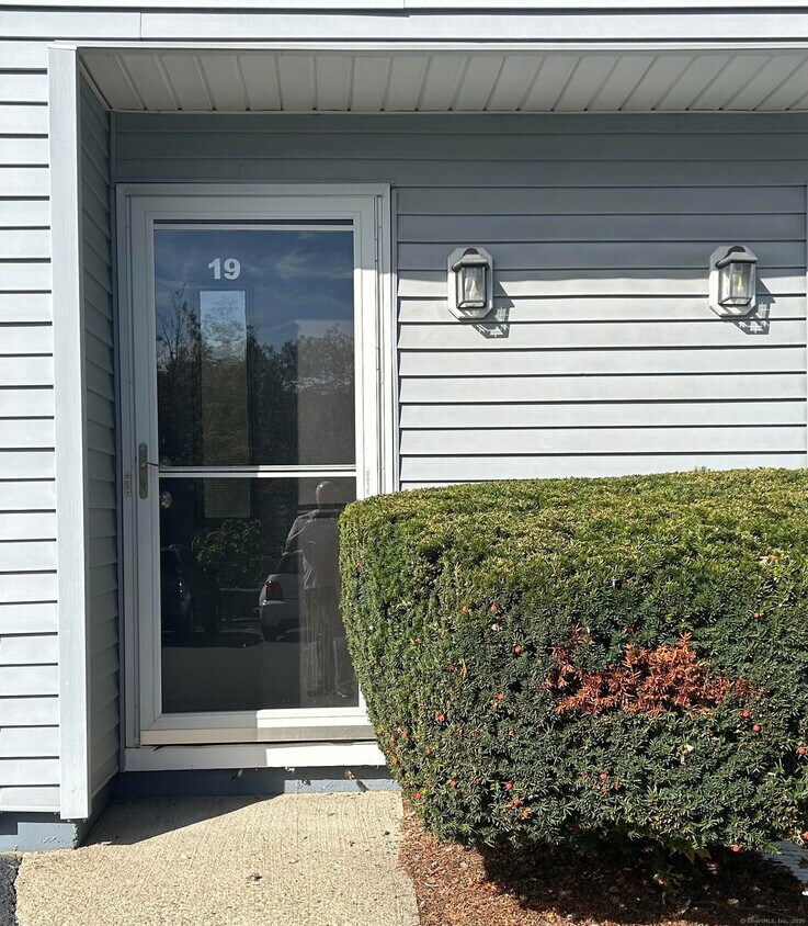 Foto principal - 1 Beaver Brook Rd