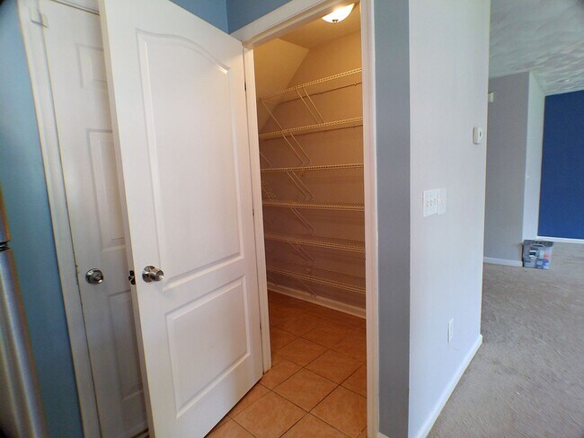 Foto del edificio - Gorgeous 3 bed 2.5 bath single-family home...