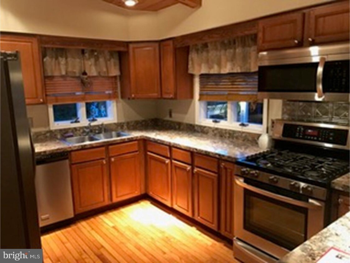 Foto principal - 405 10th Ave