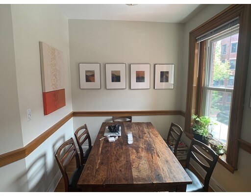 Building Photo - 10 Durham St