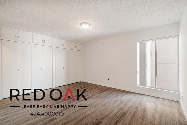 Foto del edificio - 319 S Clark Dr