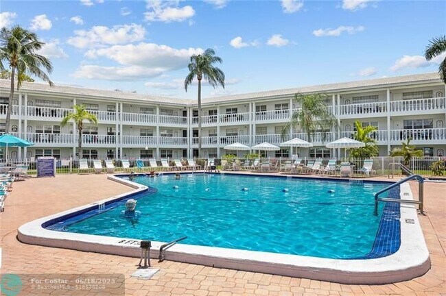 Foto del edificio - 5200 NE 24th Terrace