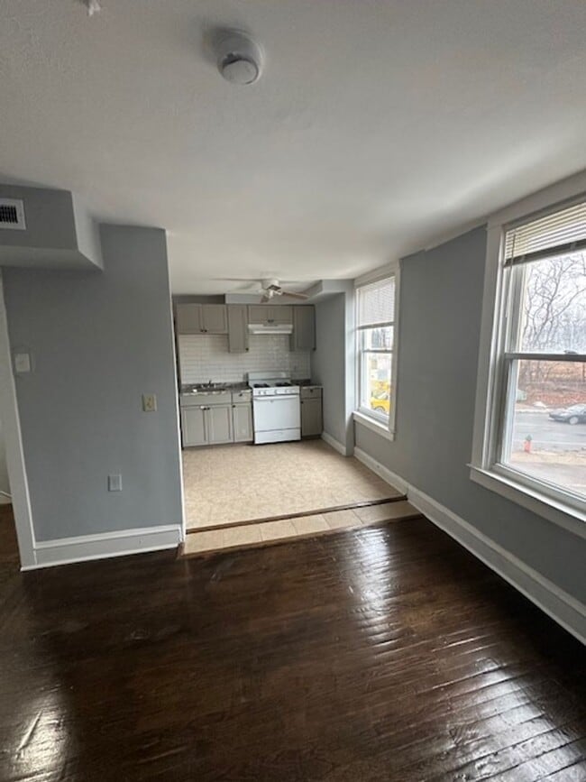 Building Photo - 6731 Haverford Ave