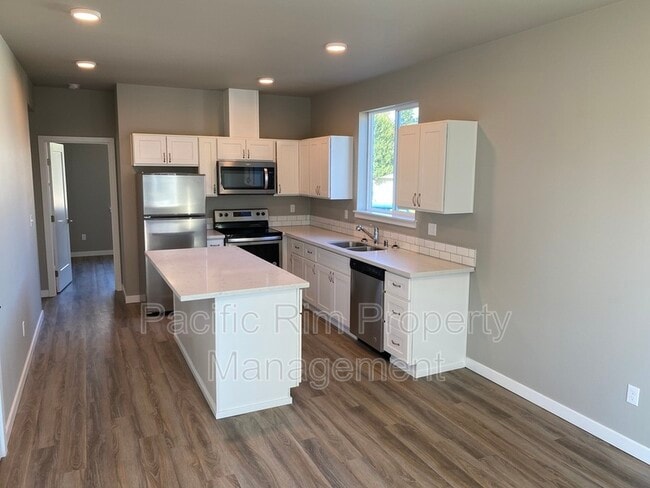 Building Photo - 4634 S Yakima Ave