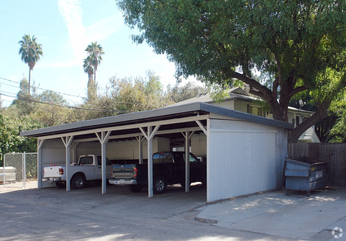 Foto del edificio - 7407-7417 Potomac St