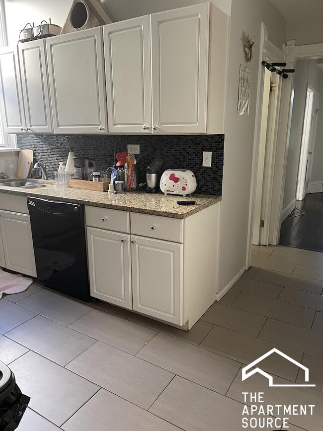Foto del edificio - 1442 W Fletcher St