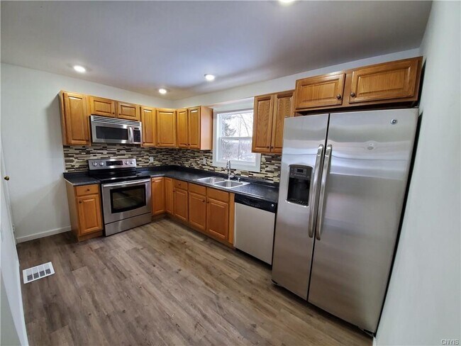 Foto del edificio - 1008 Hudson St