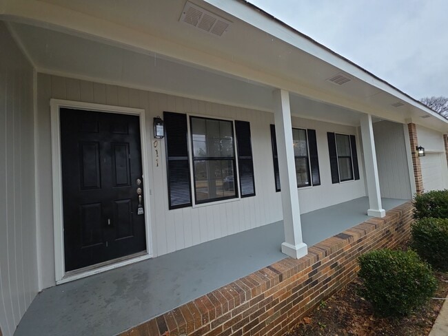 Foto del edificio - 3011 Deerfield Rd NW