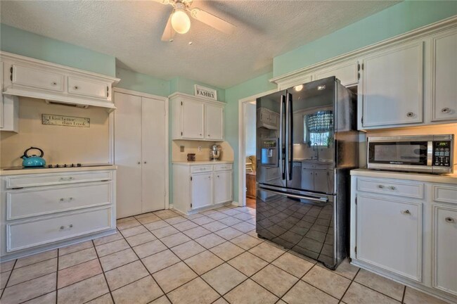Building Photo - 5311 Springton Ln