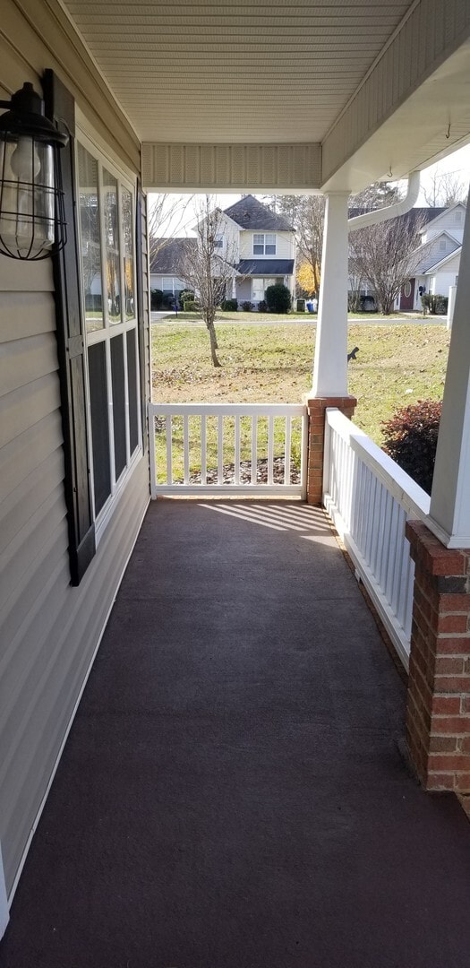 Building Photo - Beautiful Home Near Downtown Matthews