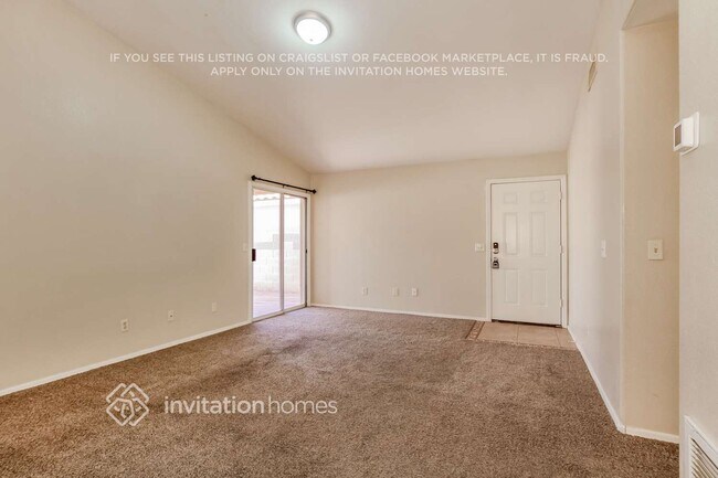 Foto del edificio - 7934 W Laurel Ln