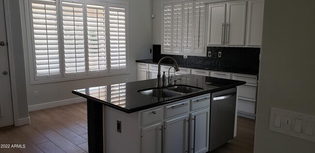 Foto del edificio - 4332 E Melinda Ln