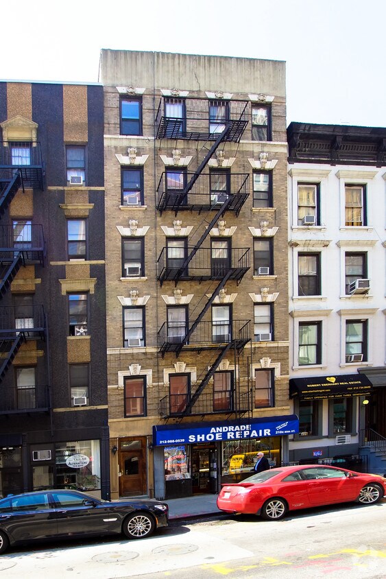 Primary Photo - 210 E 85th St