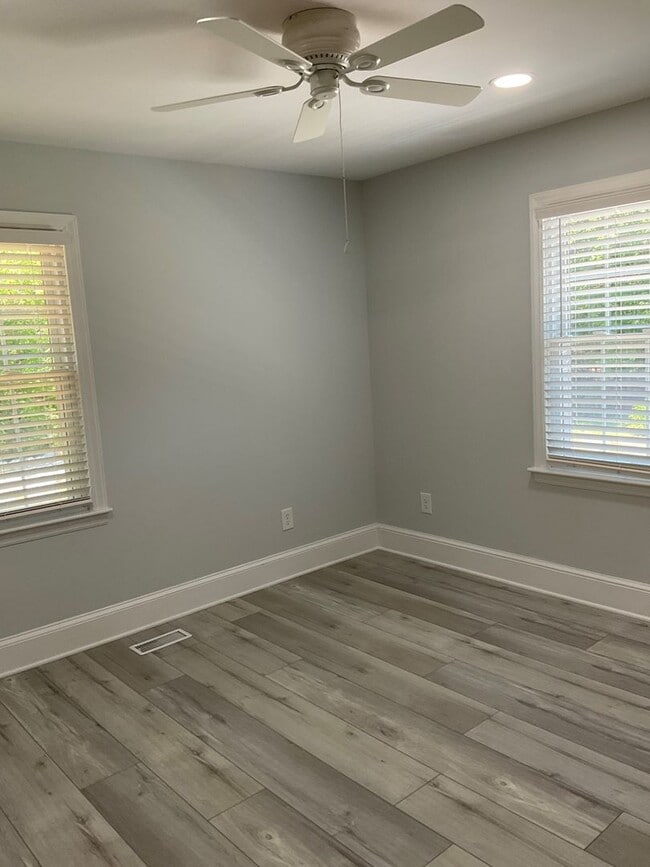 Building Photo - Coming Soon!! Newly Renovated 3 Bedroom 2 ...