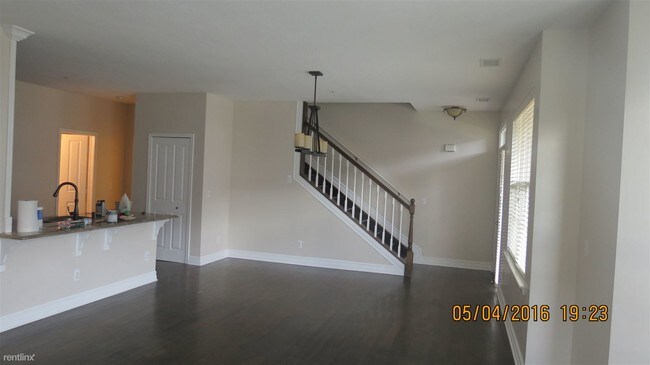 Foto del edificio - 28923 Cullen Dr