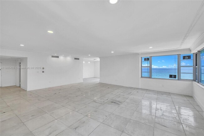 Building Photo - 5255 Collins Ave