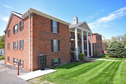 Building Photo - 5800 Martway St