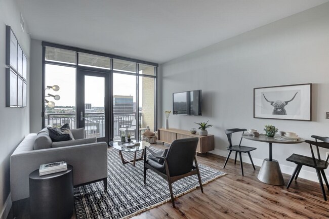Foto del edificio - 375 S Jackson St
