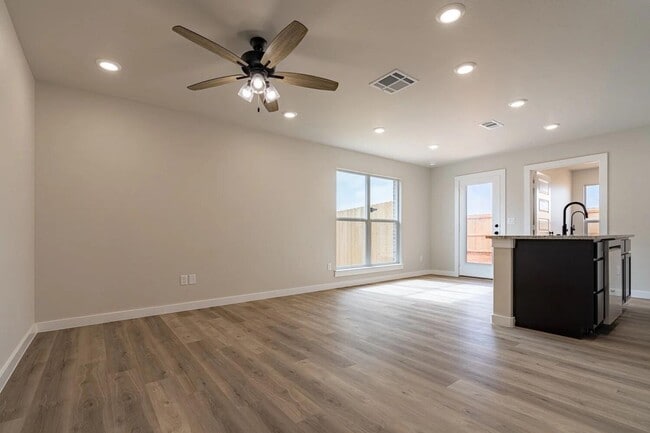 Foto del edificio - PRE-LEASING for JULY MOVE-IN - Charming 3 Bedroom Home