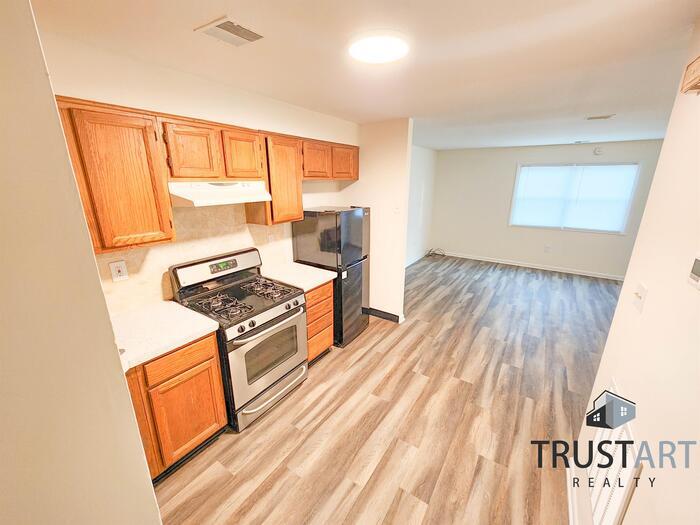 Primary Photo - 2 bedroom apartment between Frankford and ...