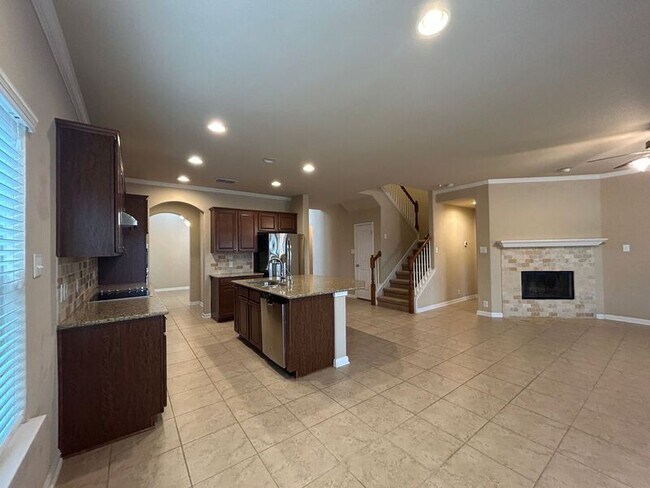 Foto del edificio - 817 Laserra