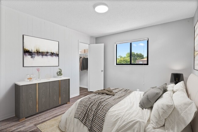 Building Photo - 3050 N 58th St