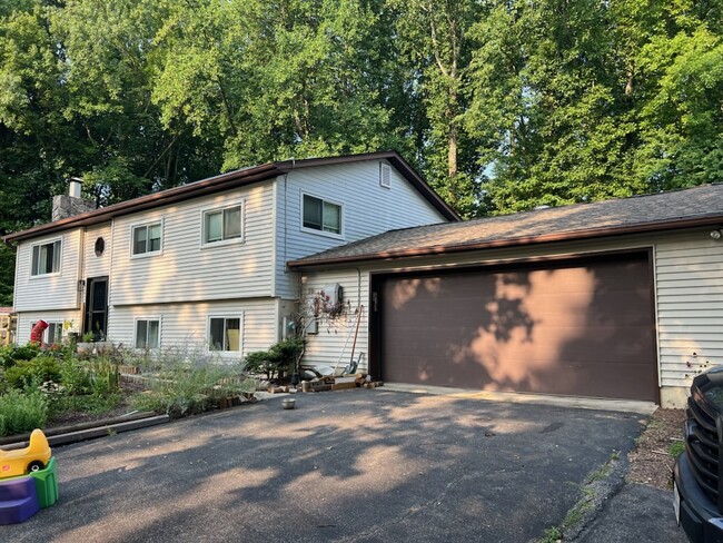 Building Photo - 634 Teton Ct