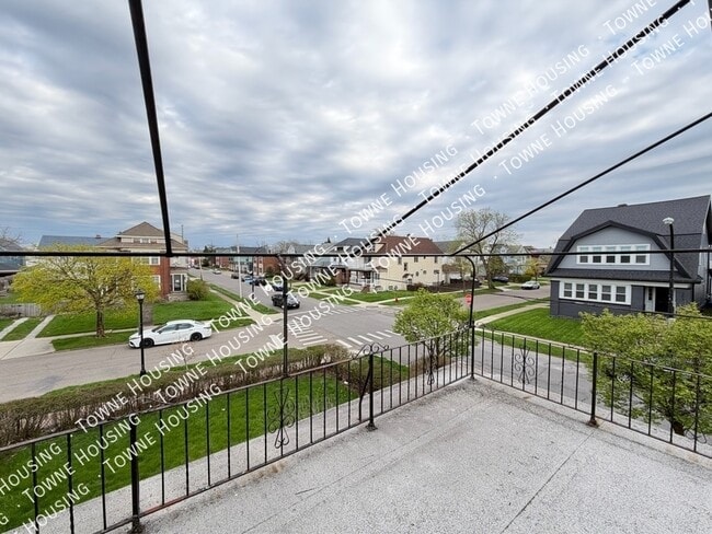 Foto del edificio - 144 Lovering Ave