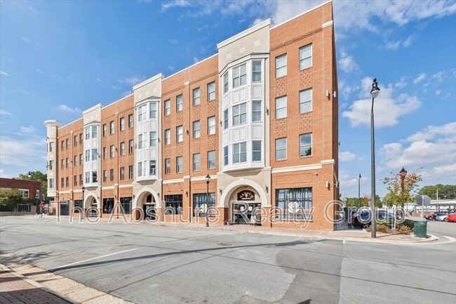 Building Photo - 145 S Main St