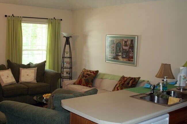 Foto del edificio - Northpointe - 3 bedroom 3 bathroom Townhouse