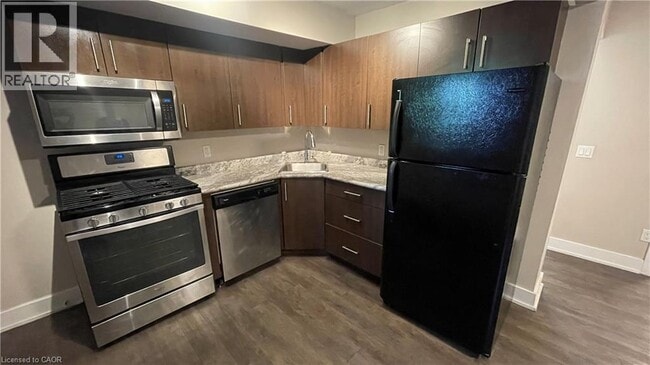 Photo du bâtiment - 4 OTTAWA Street N Unit# 2