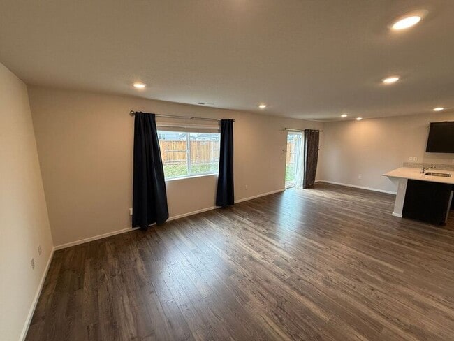 Building Photo - 4816 Apollo Ave