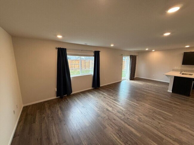 Foto del edificio - 4816 Apollo Ave