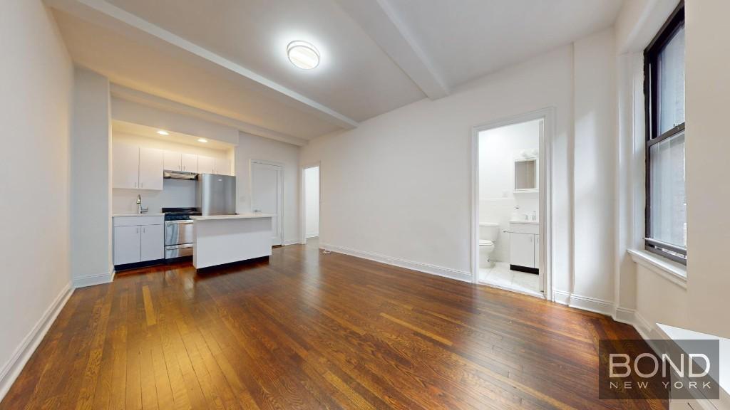 Foto principal - 140 E 46th St