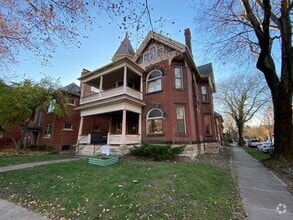 Building Photo - 1043 Neil Ave