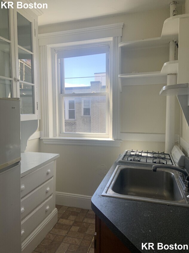 Building Photo - 1420 Boylston St