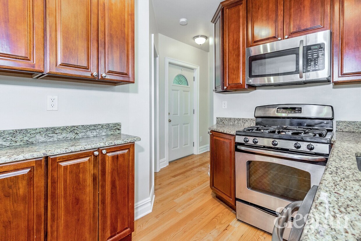 Building Photo - 376 Nodine St