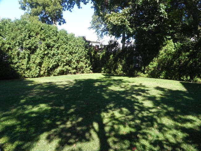 Foto del edificio - 7 Hawkins Ave