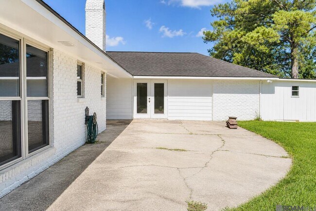 Foto del edificio - 13523 Willowridge Ave