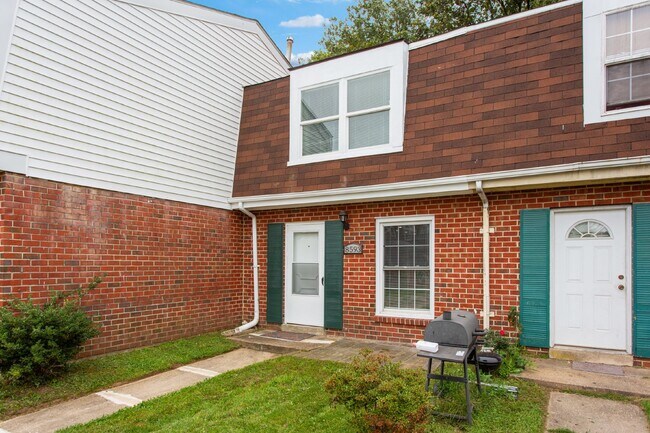 Foto del edificio - 8593 Pioneer Drive