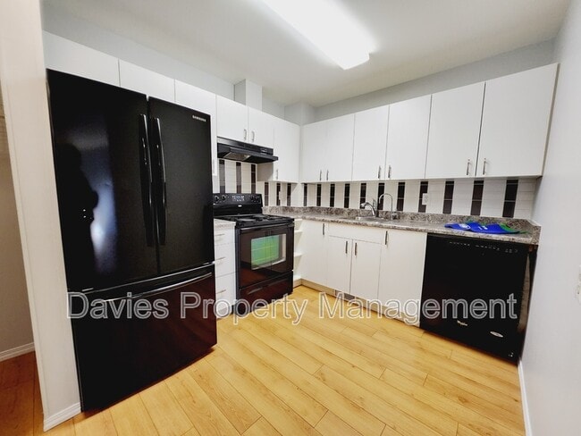 Building Photo - 611 Willow Ct NW