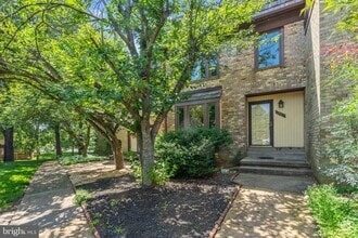Building Photo - 2983 Borge St