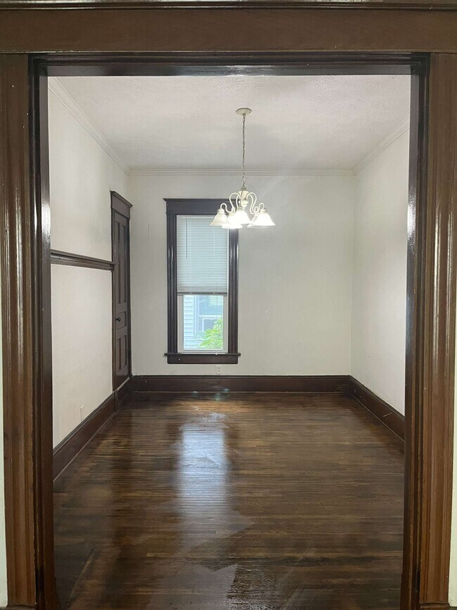 Building Photo - 407 Seminary Ave