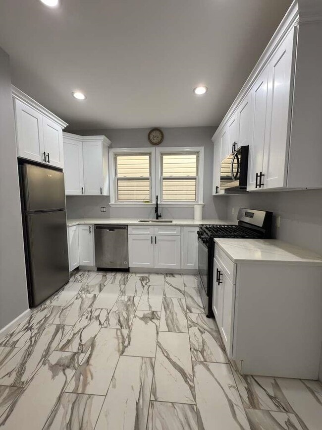 Foto del edificio - 275 Highland Ave