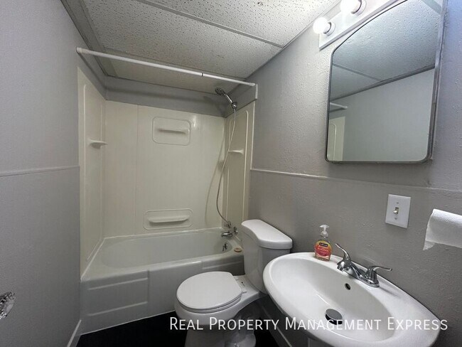 Foto del edificio - 1 Bedroom 1 Bathroom Unit in Sioux Falls
